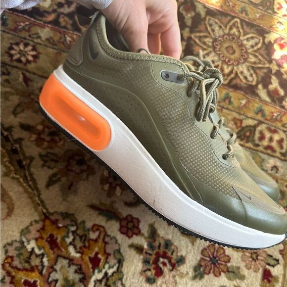 Army Green Nike‎ Sneakers - Picture 2 of 8